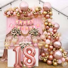 Guirlande Confettis Blanc pour une Décoration Anniversaire Élégante