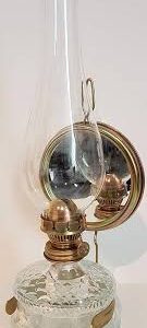 Lampe à Huile Ancienne en Métal Soufflé - Élégance et Authenticité