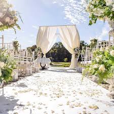 Chemin Dallée Mariage Blanc Essentielle - Élégance et Chic pour votre Jour Spécial