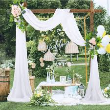 Draperie Romantique pour un Mariage Champêtre Élégant