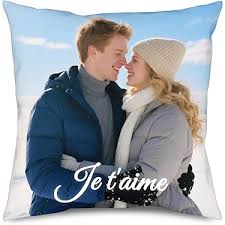 Coussins et Accessoires pour une Décoration Intérieure Élégante