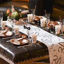 Chemin de Table Décoratif Non Tissé Santex - Élégance pour vos Anniversaires